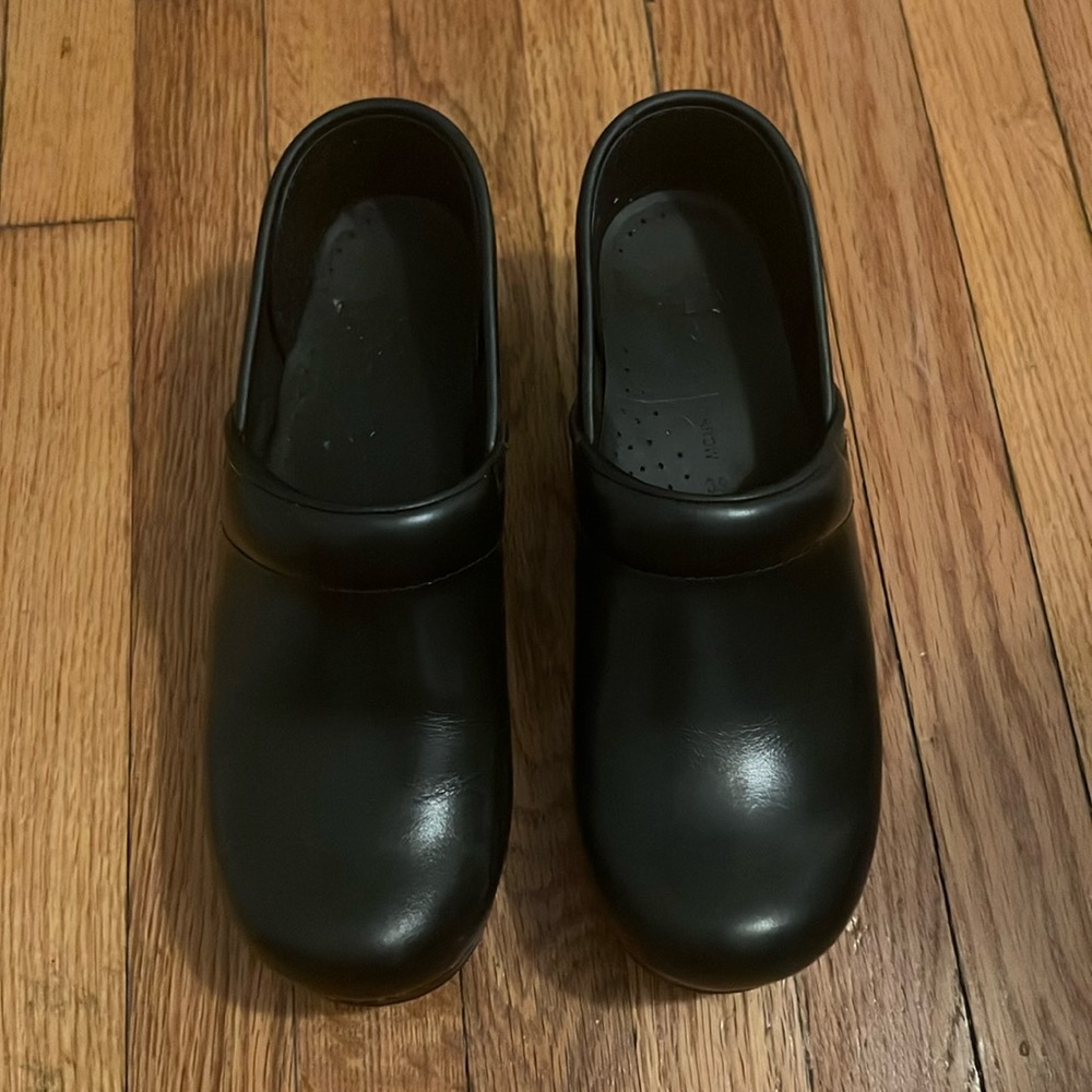 Perfect 39 Worn Once Danskos